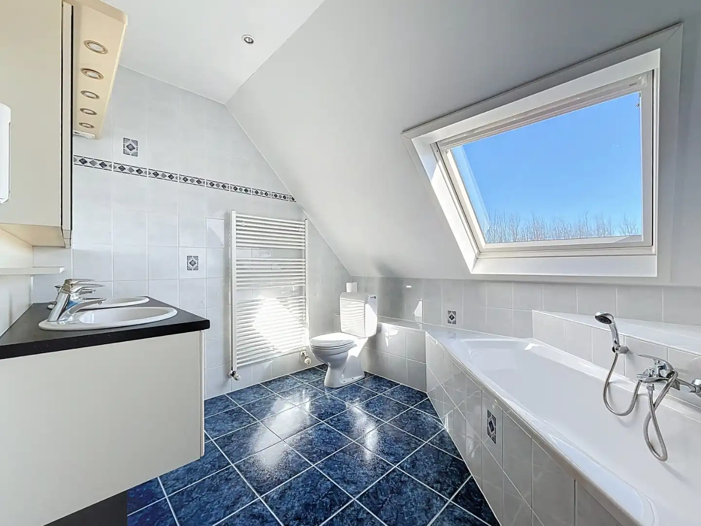 Charmante woning volledig instapklaar, rustig gelegen met EPC label B foto 12