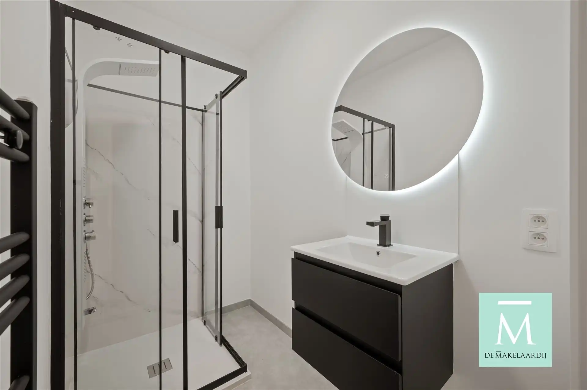 STUDENTS ONLY! Gemeubelde studentenkamer in hartje Mechelen - EERSTE BEWONING NA RENOVATIE  foto 3