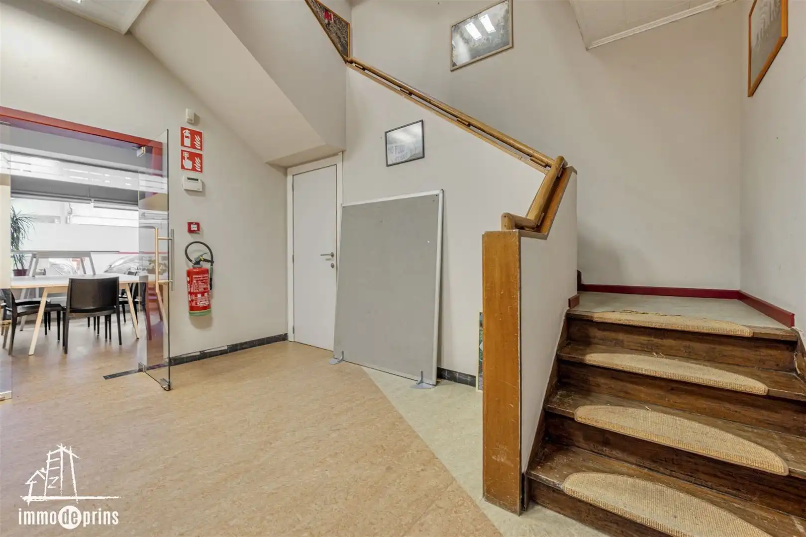 Kantoorgebouw voor diverse doeleinden foto 19