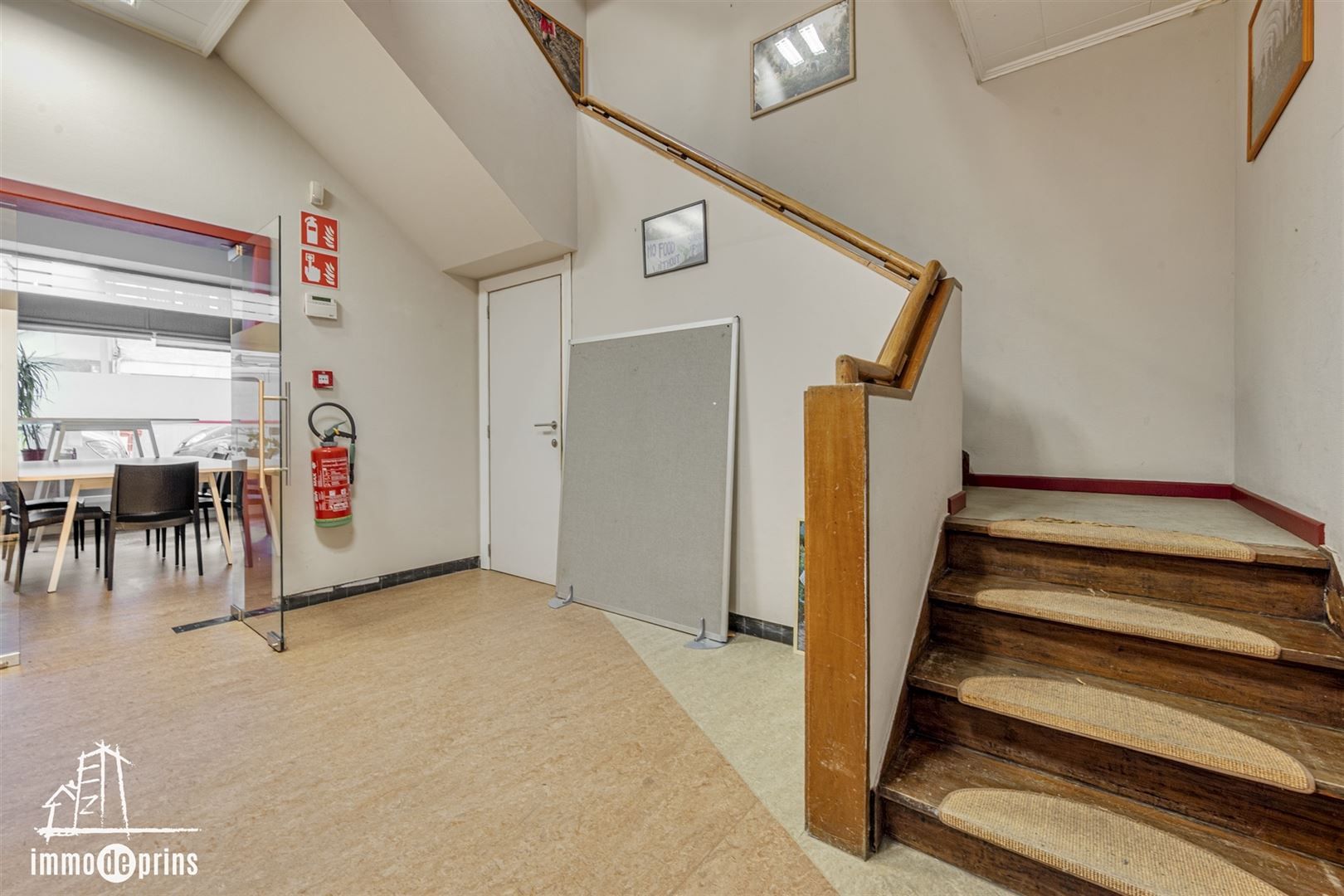 Kantoorgebouw voor diverse doeleinden foto 19