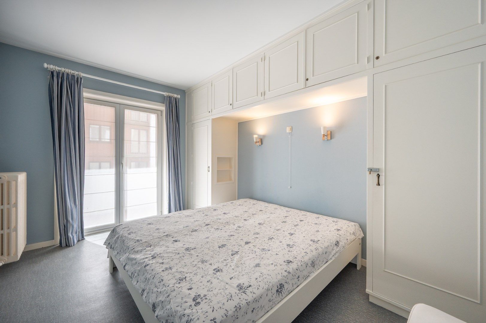 Ruim appartement met breed frontaal zeezicht te duinbergen foto 6