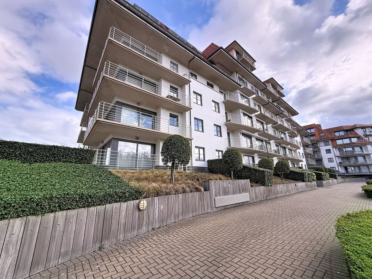 Ruim tweeslaapkamer appartement in verzorgd appartementsgebouw te Nieuwpoort foto 14
