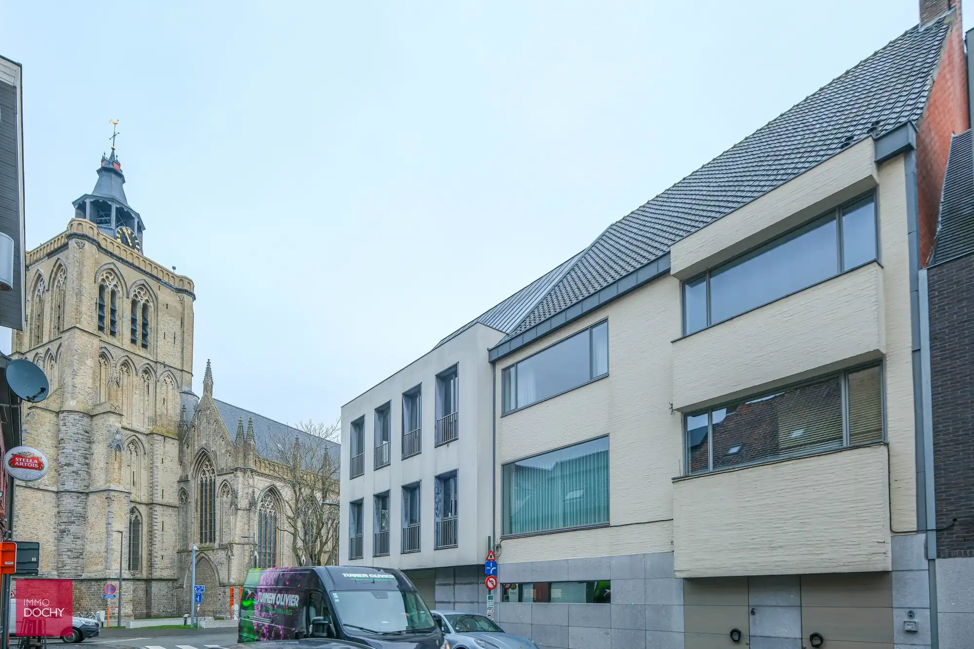 Heel ruime stadswoning met kantoren en tuin foto 3