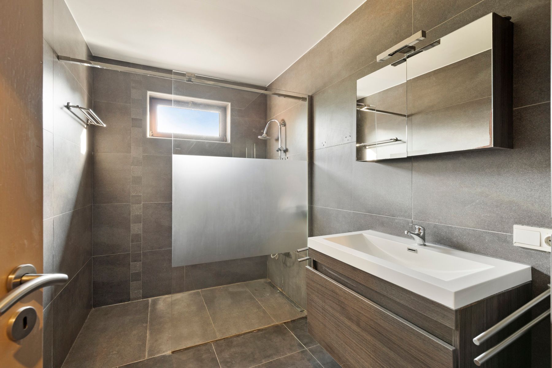 Charmante instapklare villa te Binkom. foto 12