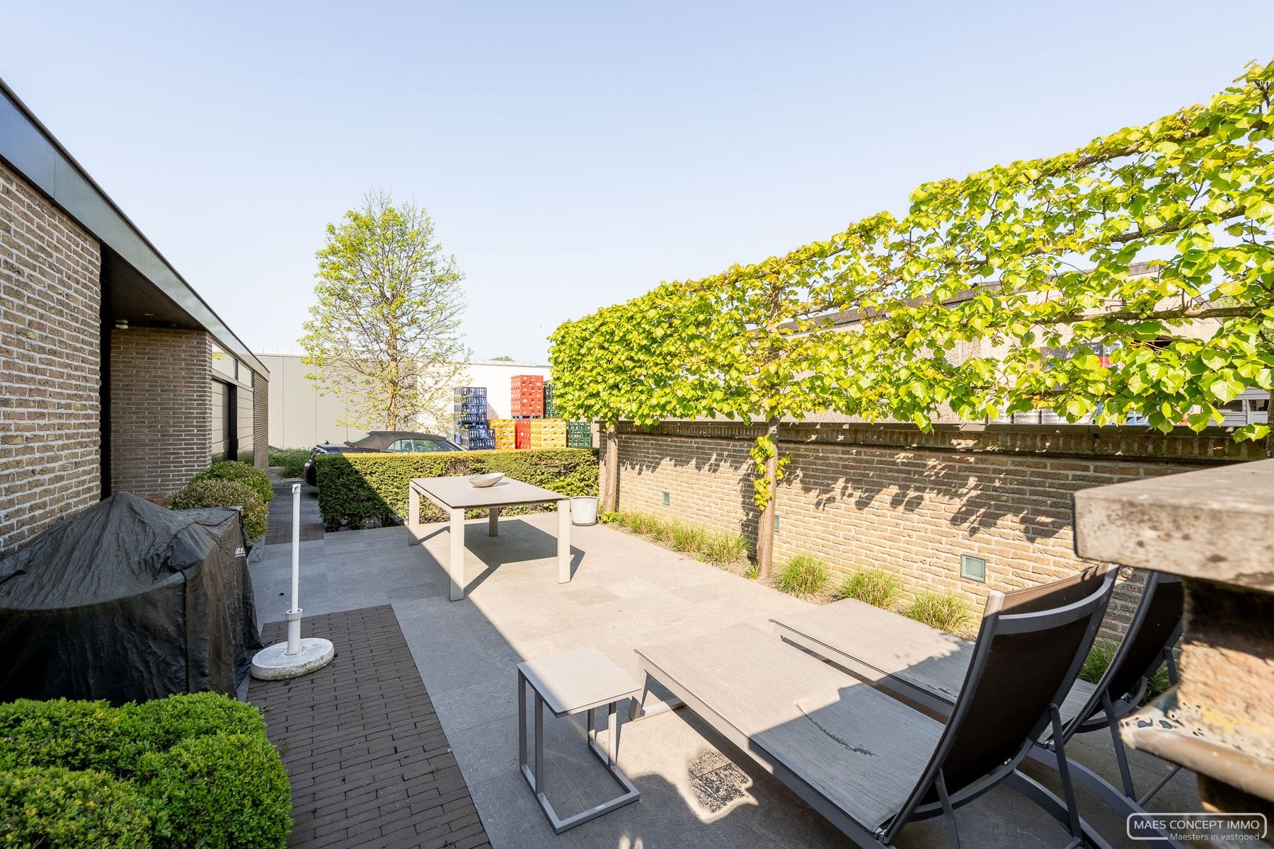 Magazijn te koop met villa, winkel en over te nemen handelsfonds foto 21