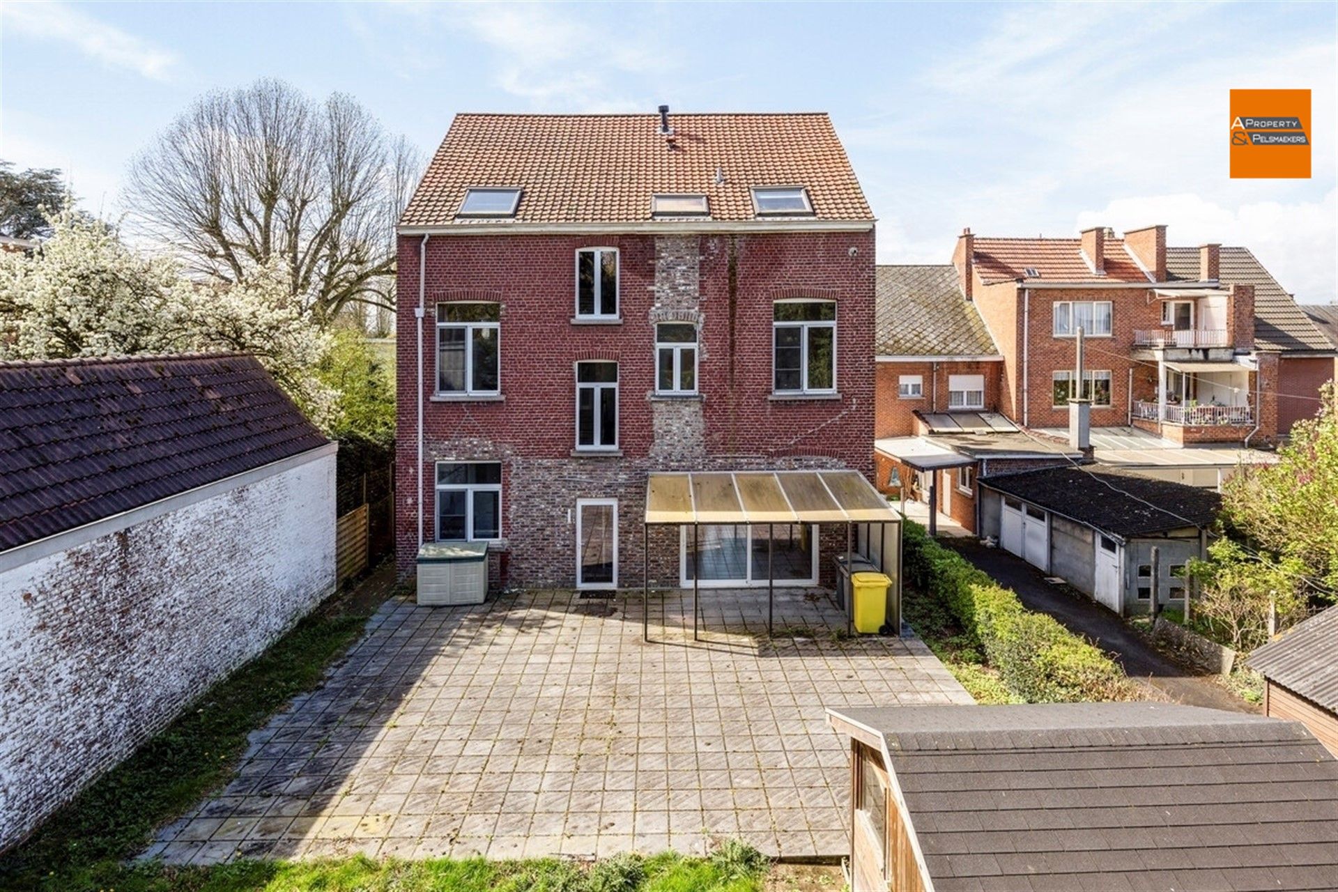 IN OPTIE Ruime karakter woning met 9 slaapkamers en zeer grote tuin foto 30