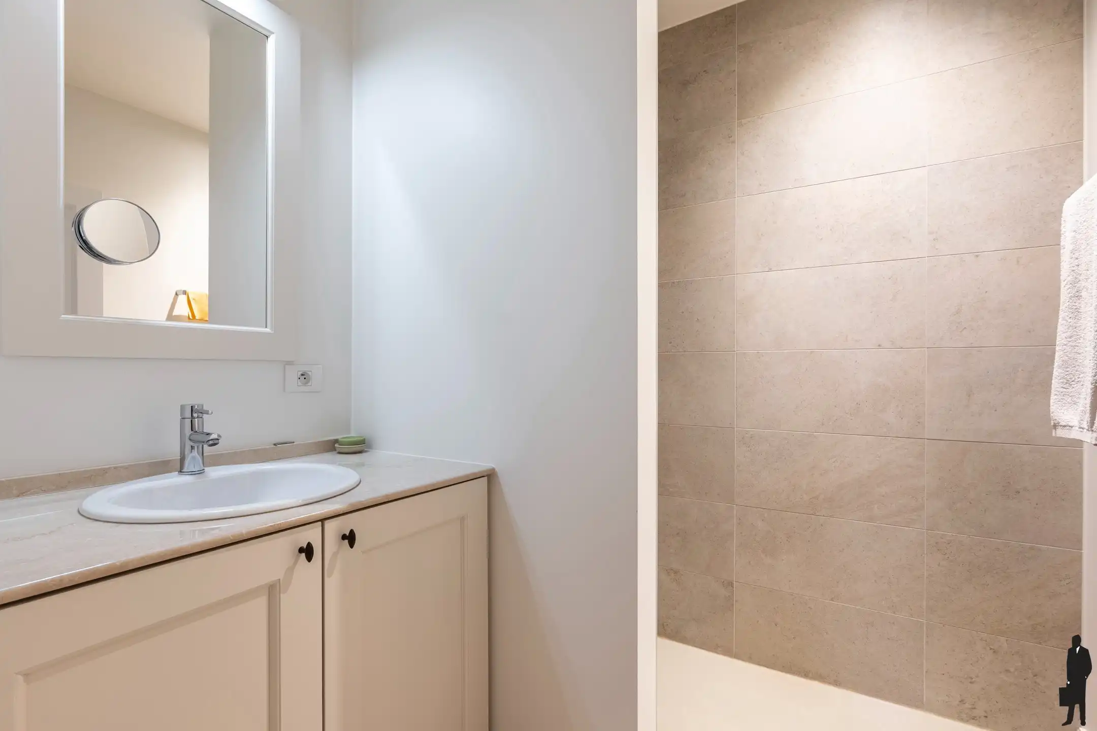 Stijlvol appartement met 2 slpks, 2 badks en zuidterras foto 13