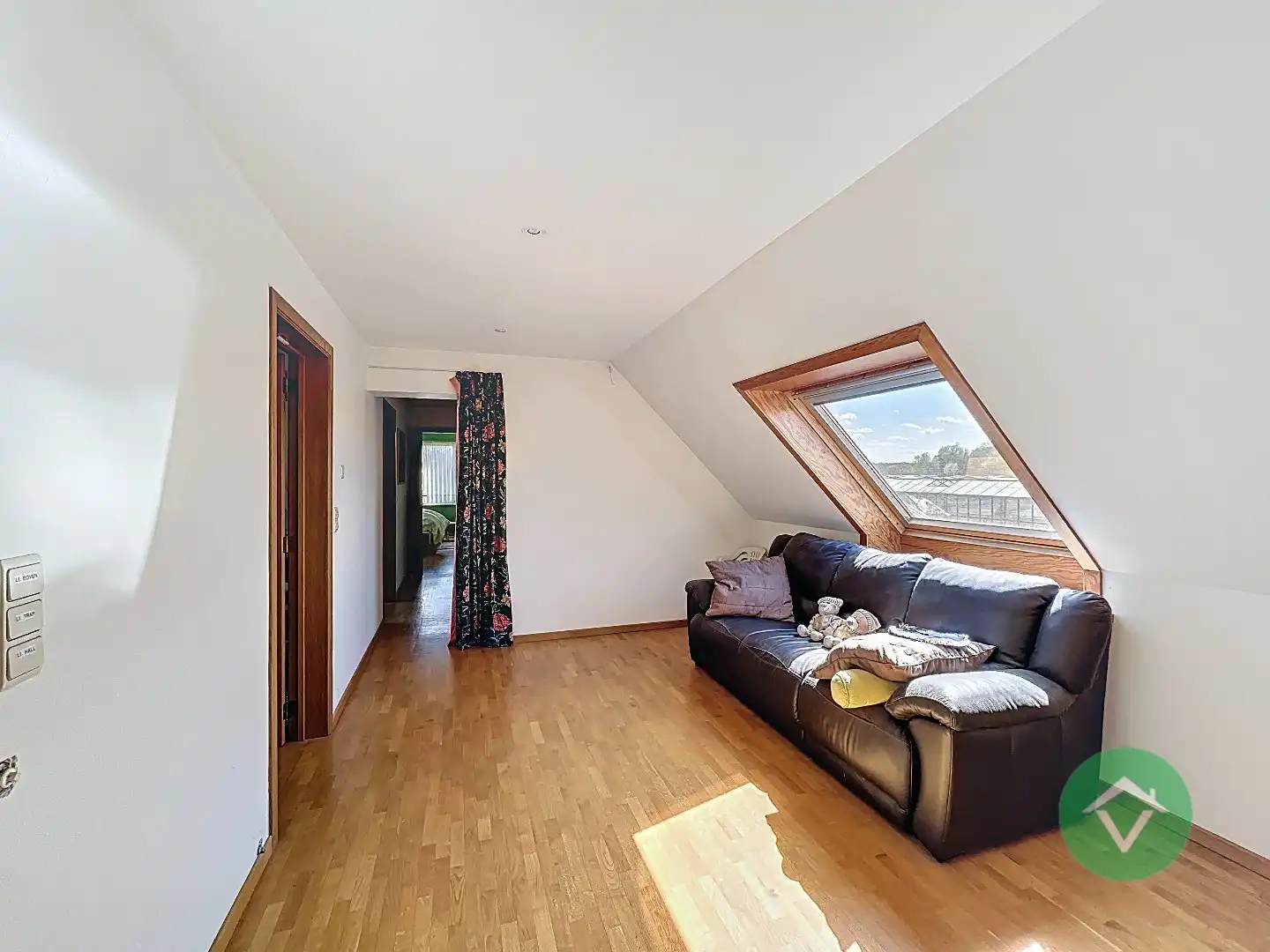 Ruime gezinswoning met dubbele garage in Koekelare foto 21