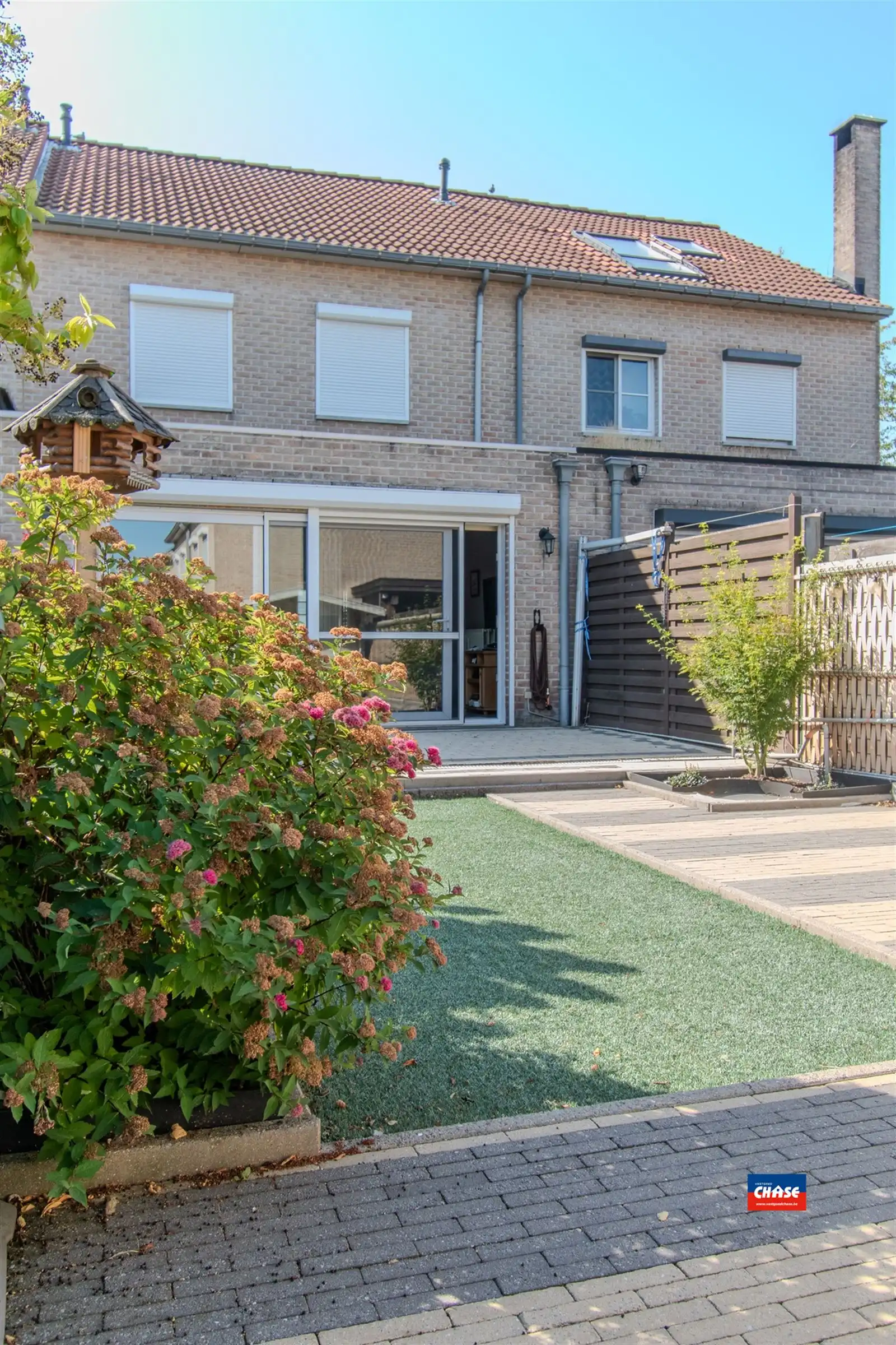 Instapklare gezinswoning met 3 slaapkamers en tuin foto 20