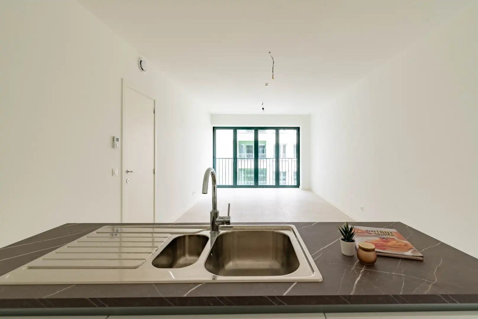 Prachtig nieuwbouw appartement met 2 slk en terras foto 10