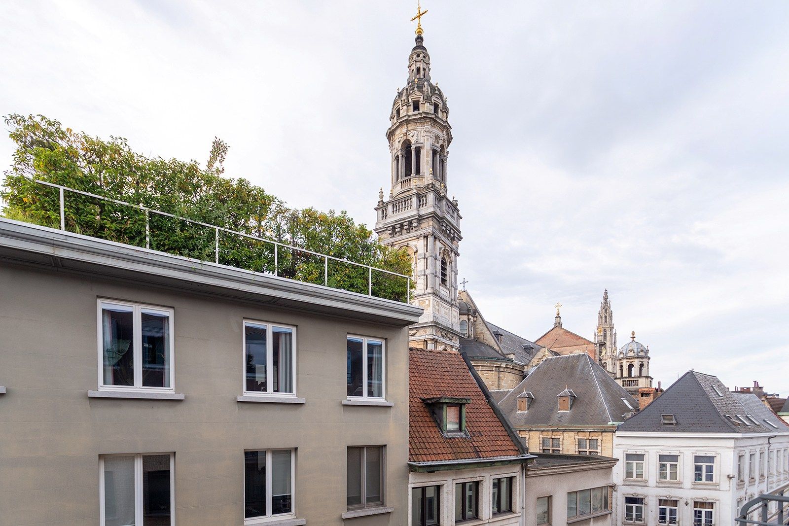 Recent appartement met 2 slk en terras foto 16