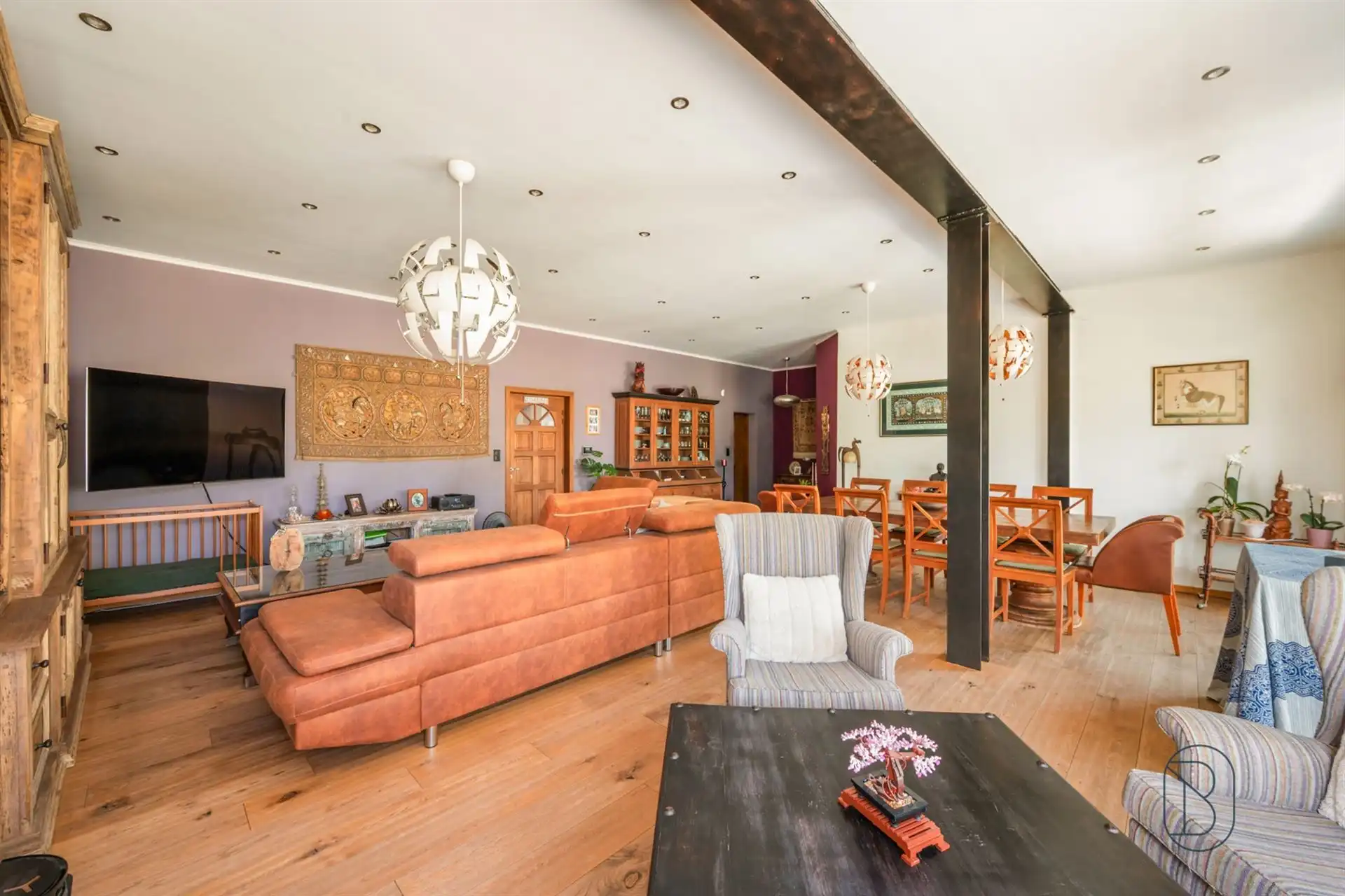 Ruime karakterwoning met 4 slk, grote tuin en charme. foto 11