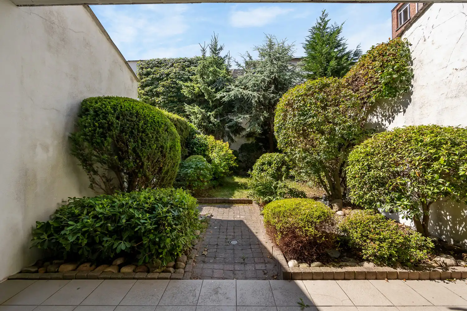 MATCHED: kevin@wellimmo.net voor meer info! Een oase van rust in hartje Antwerpen: Ruime stadswoning met prachtige tuin, garage én praktijkmogelijkheid foto 3