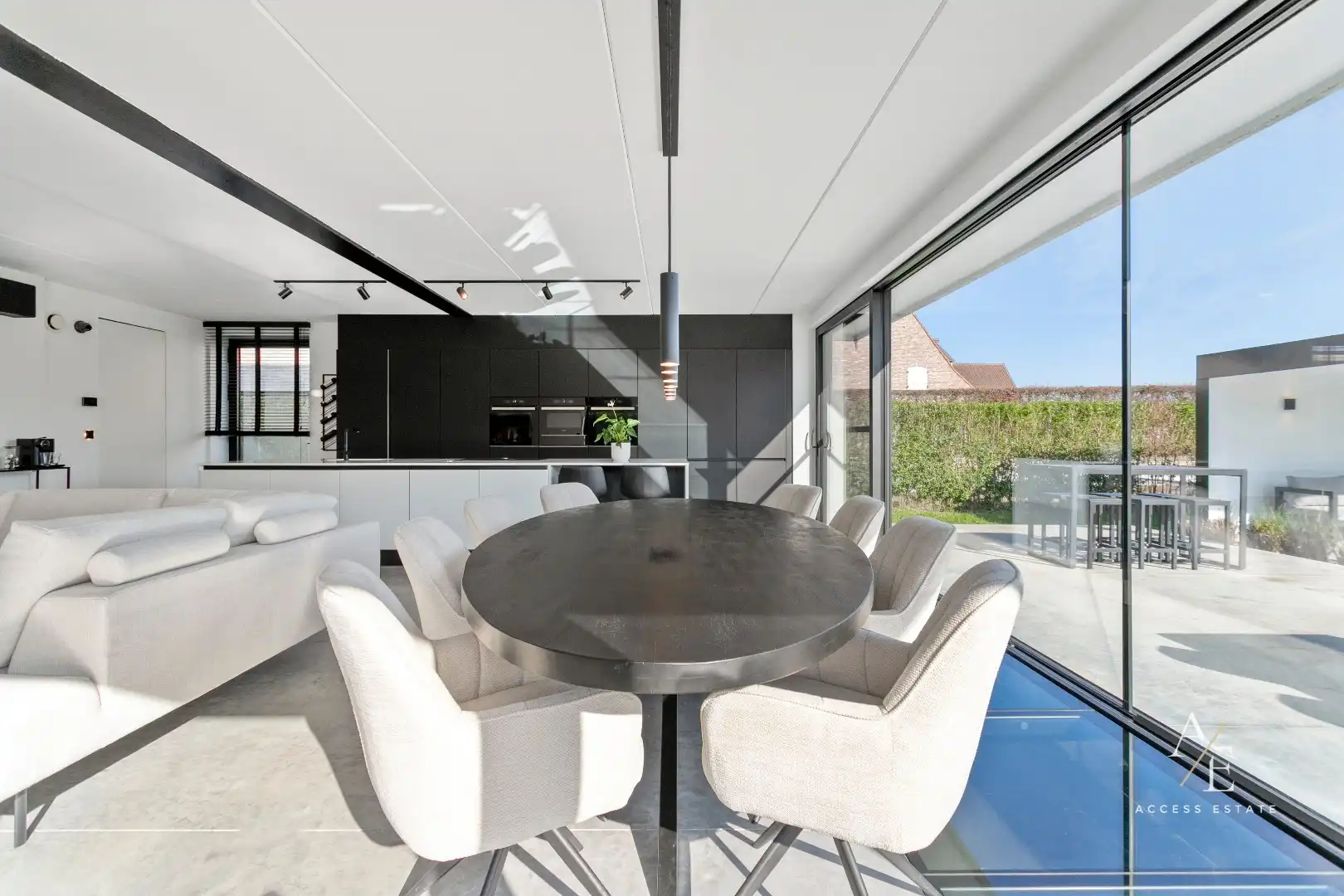OOSTERZELE - Strakke designvilla met zwembad uit 2020! foto 11