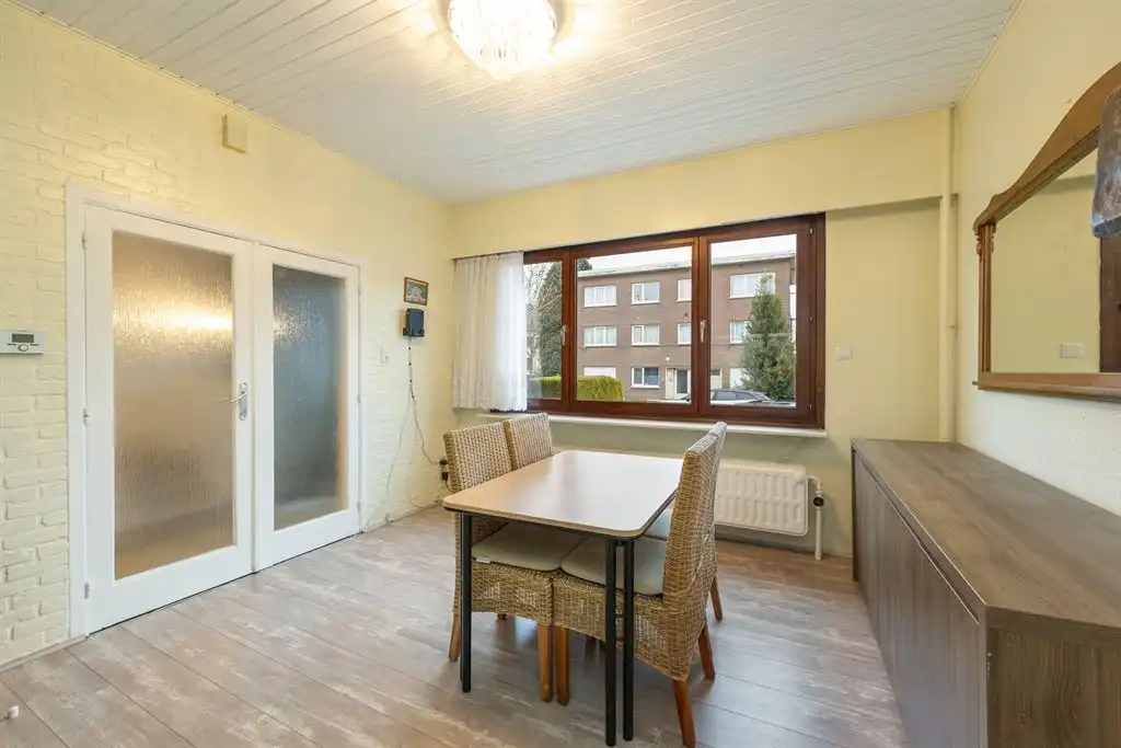 Gezellige woning met ruime garage en stadskoer foto 9