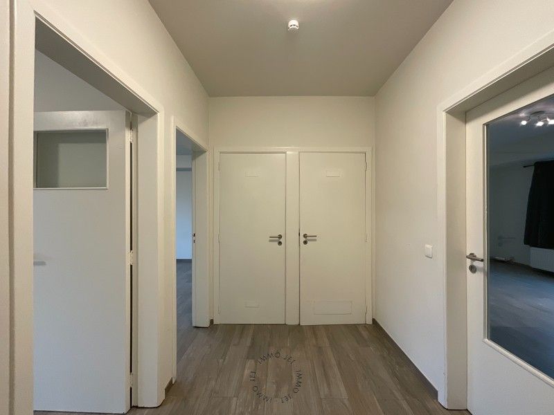 Mooi gerenoveerd appartement met 2 slaapkamers foto 2