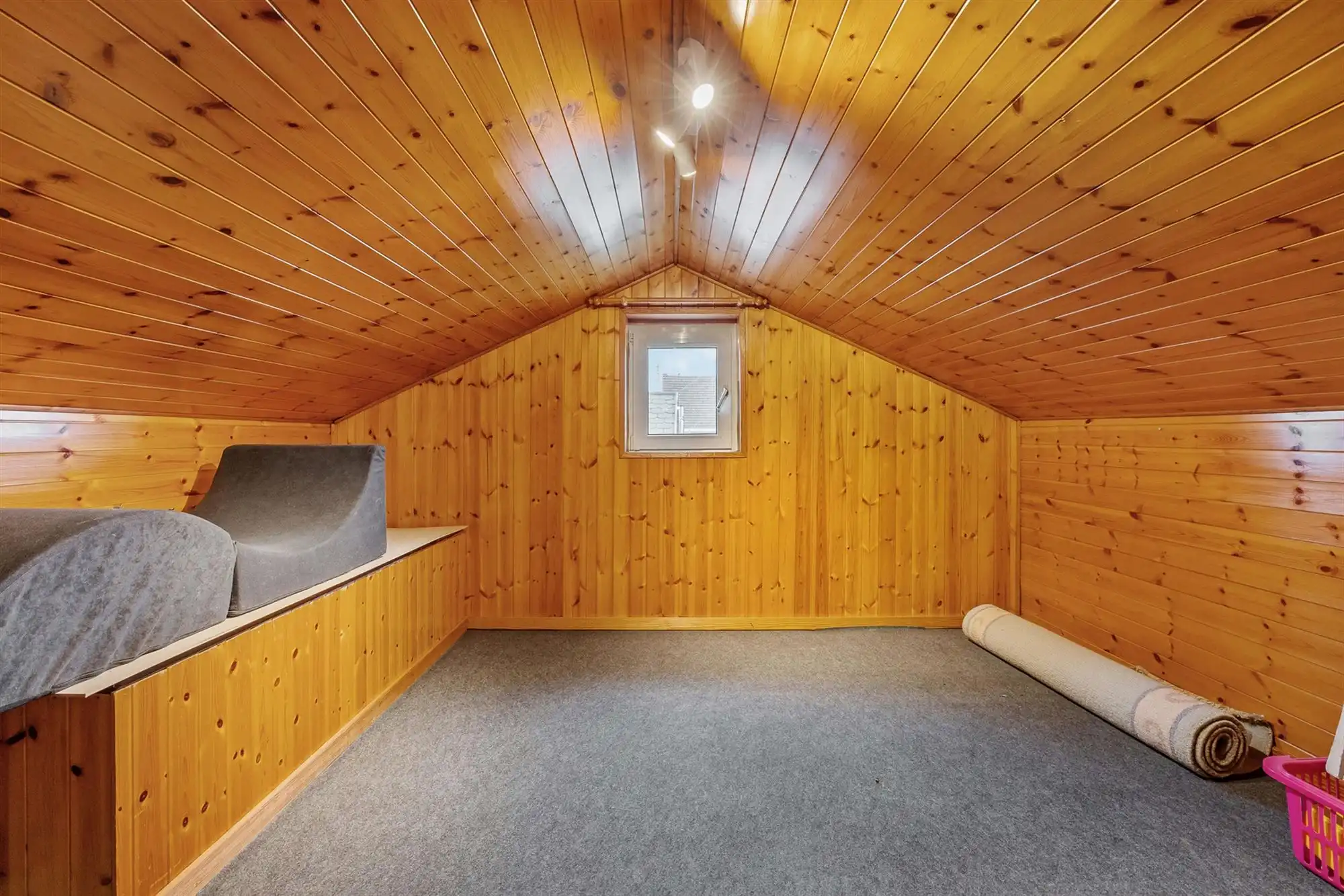 RUIME WONING MET 5 SLAAPKAMERS GELEGEN OP EEN PERCEEL VAN 10A68CA TE HEUSDEN-ZOLDER foto 23