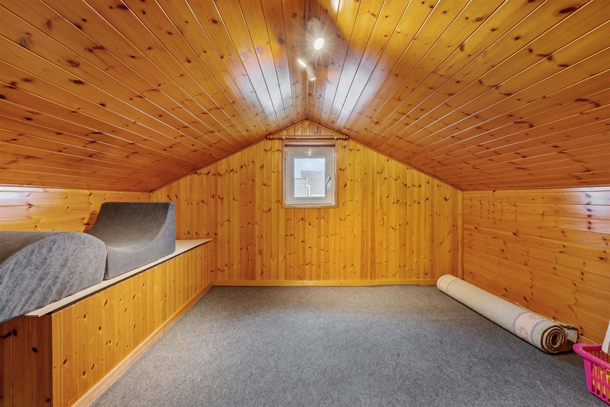 RUIME WONING MET 5 SLAAPKAMERS GELEGEN OP EEN PERCEEL VAN 10A68CA TE HEUSDEN-ZOLDER foto 23