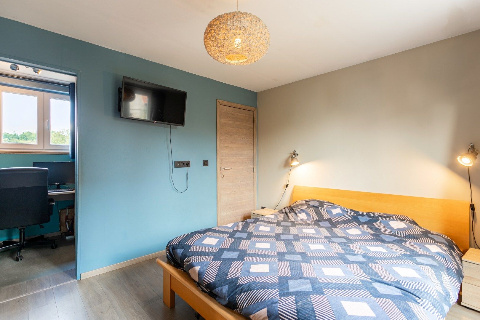 Instapklare woning op 9a30, met 3 slpks, garage en tuin  foto 15