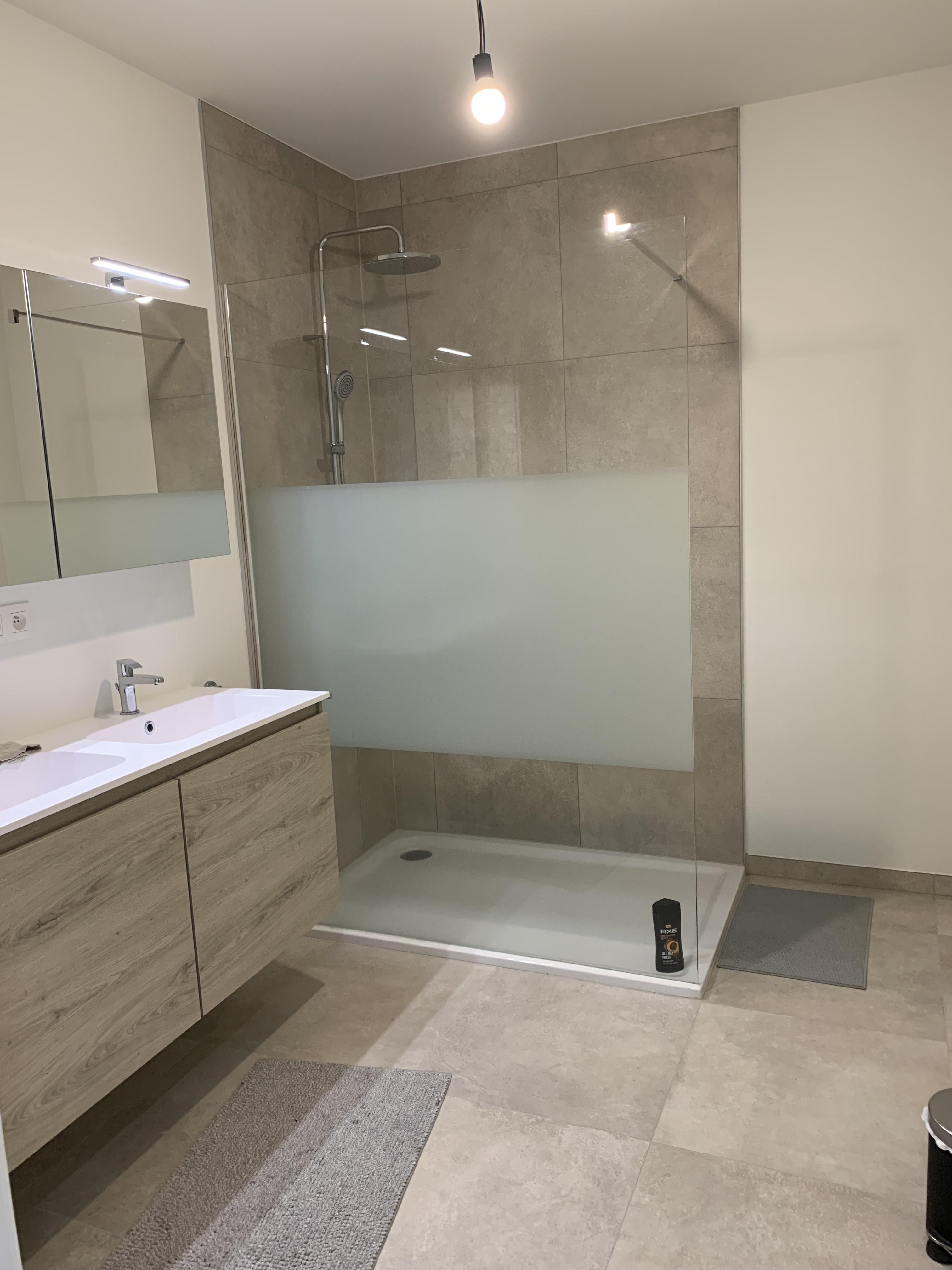 Nieuwbouwappartement met 2 slpks, tuintje en carport met fietsenberging.  foto 7