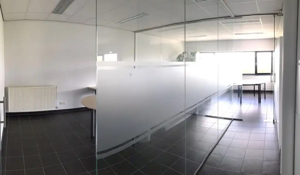 Kantoorruimte te huur vlakbij E313 in Geel foto 8