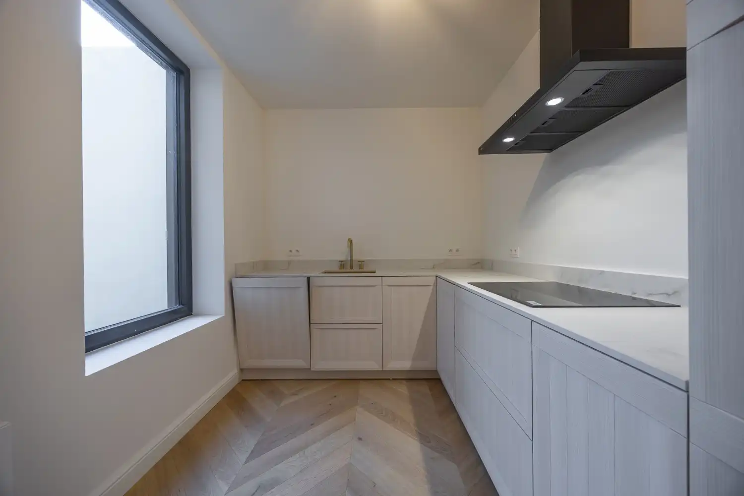 Gerenoveerd herenhuis met 5 slaapkamers foto 9