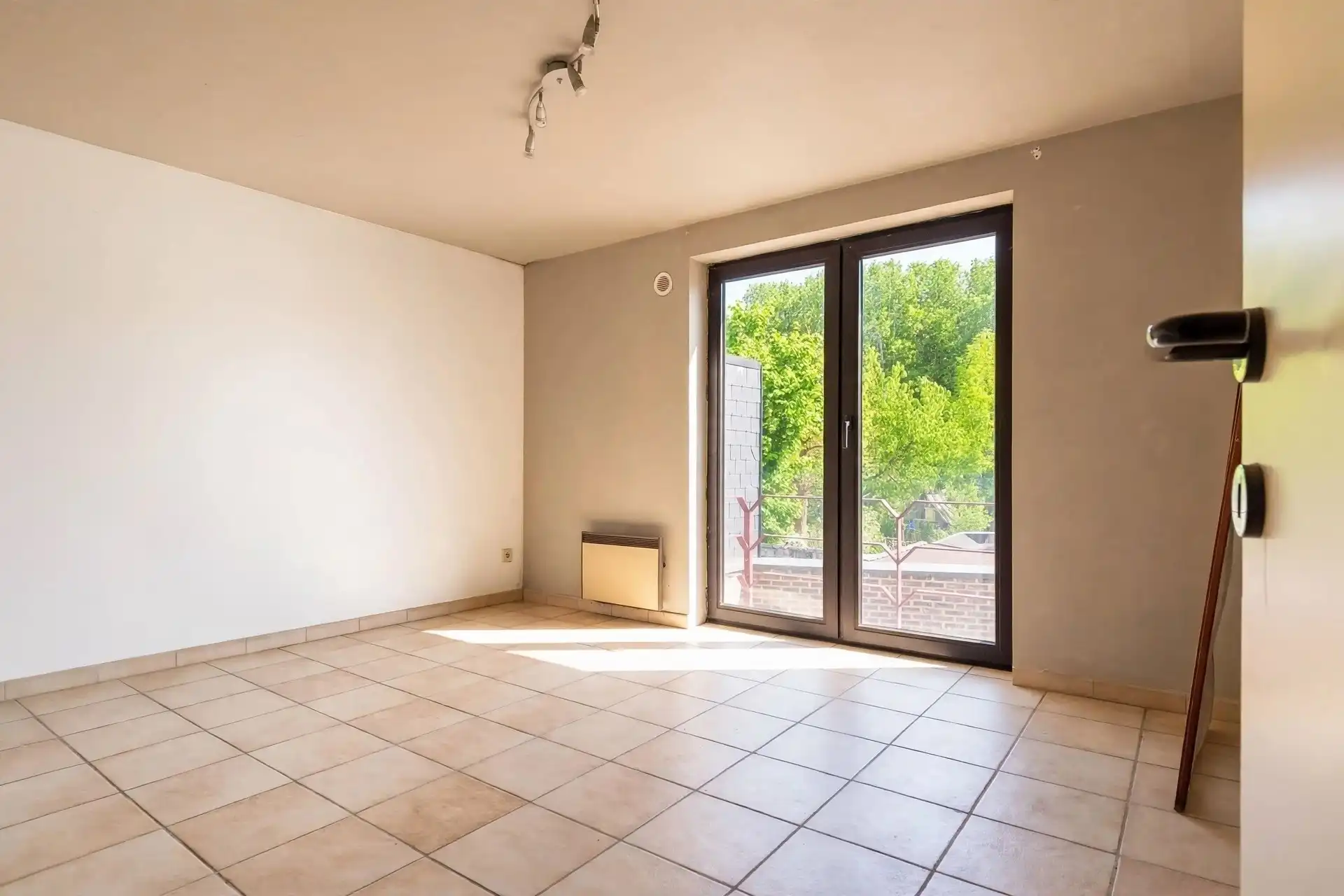 Ruim appartement met drie slaapkamers en staanplaats te Gijzegem foto 9