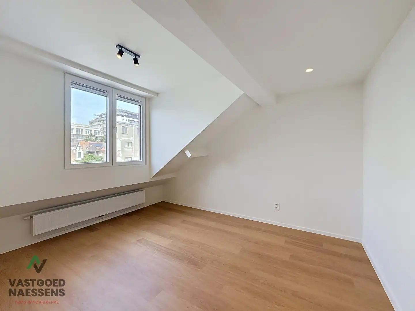 VOLLEDIG GERENOVEERDE 5 SLPK WONING – 2 BADKAMERS – ZONNIGE ZW-TUIN foto 27