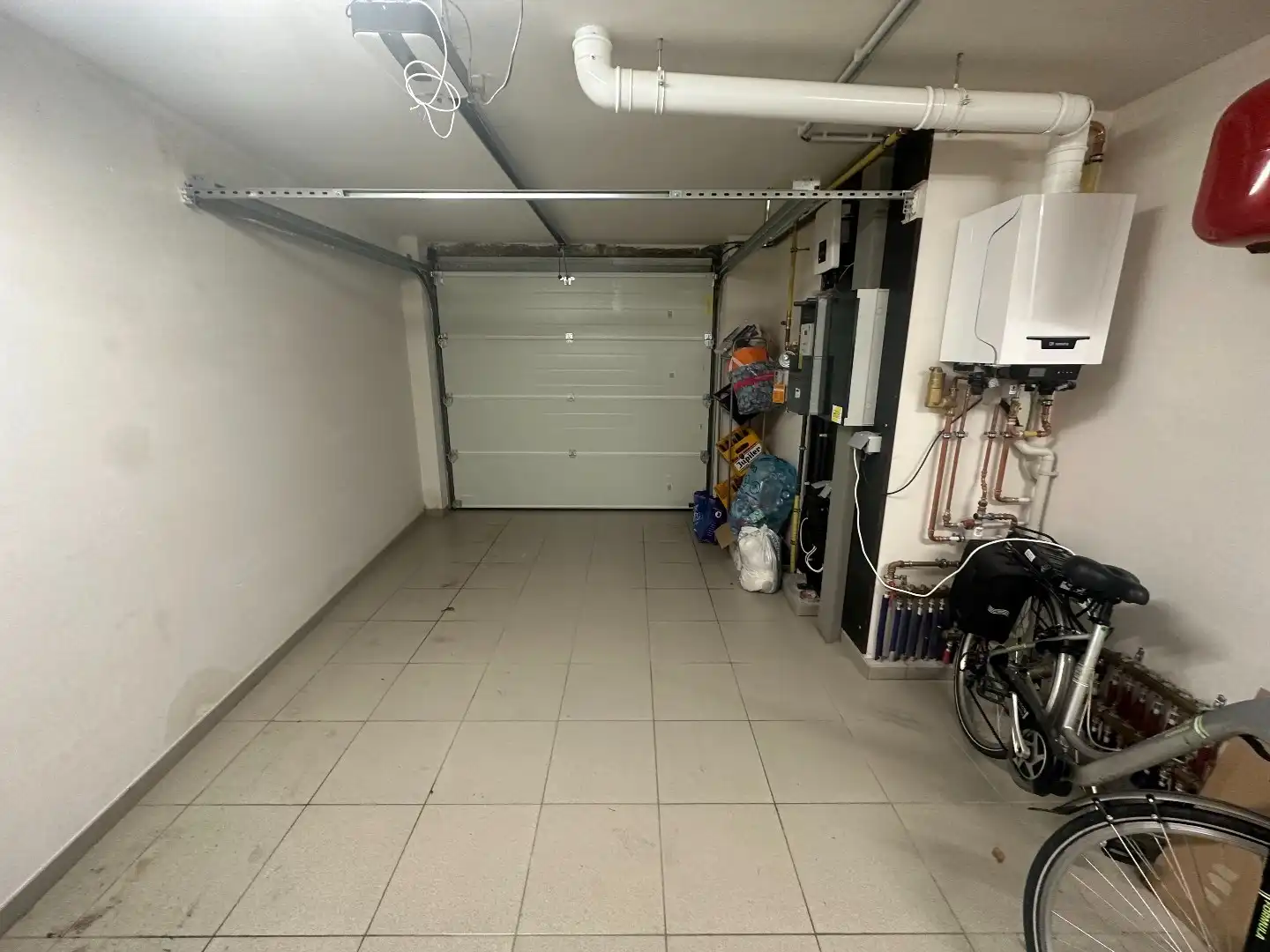 Verrassend ruime woning met 3 ruime slaapkamers en garage foto 11