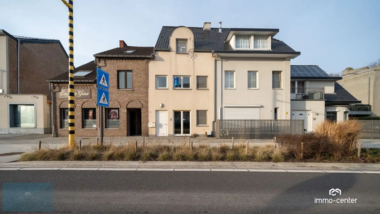 Lichtrijk appartement – 2 slpk – 2 terrassen – TOPLIGGING net buiten het centrum foto 2