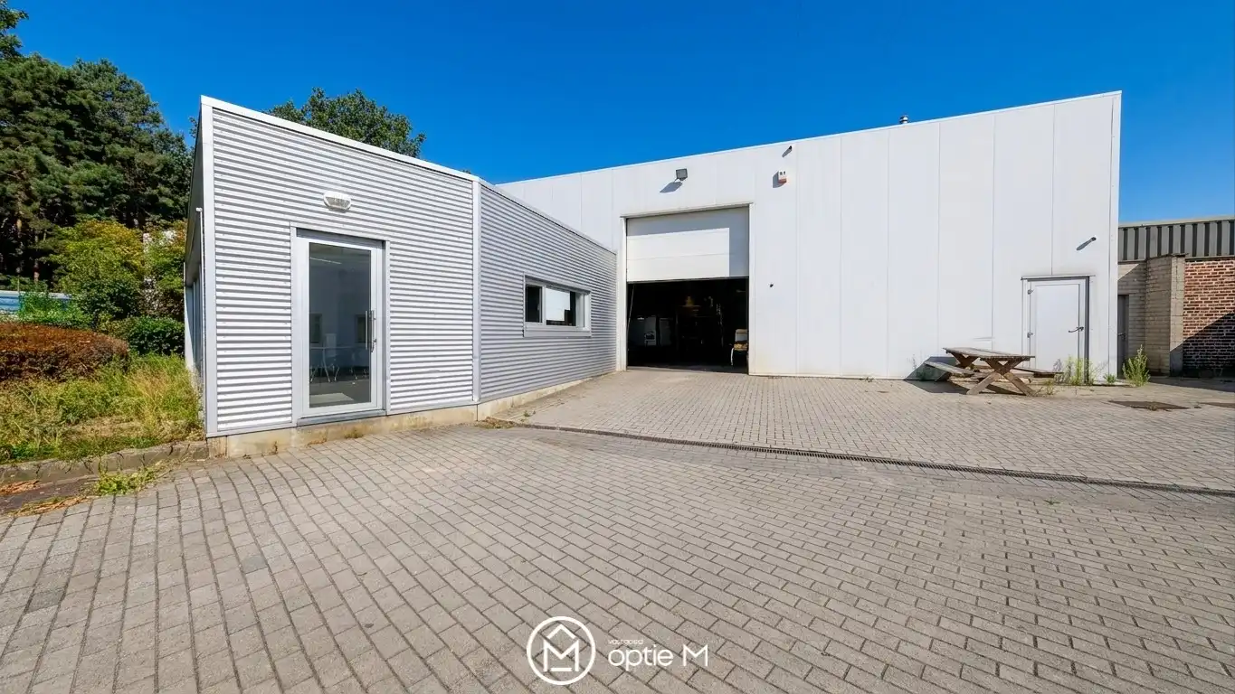 Vlot bereikbaar magazijn met kantoor te Huur in Paal foto 14