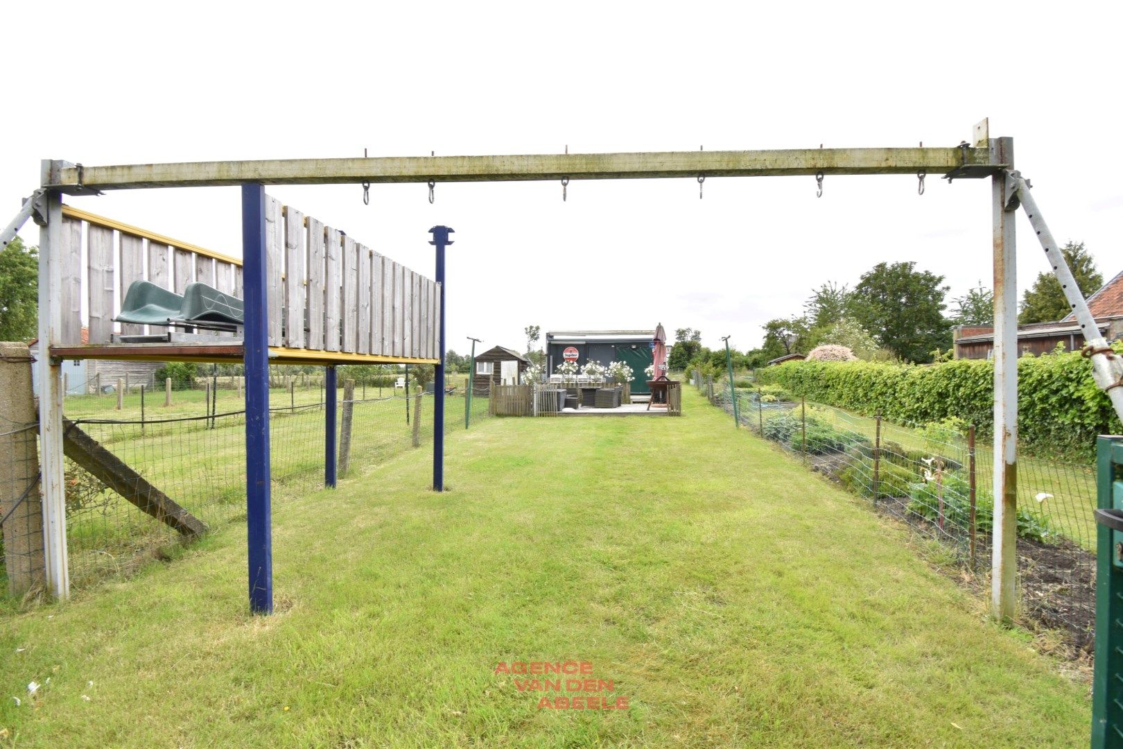 Op te frissen rijwoning met 3 slaapkamers en  fantastische tuin  foto 15