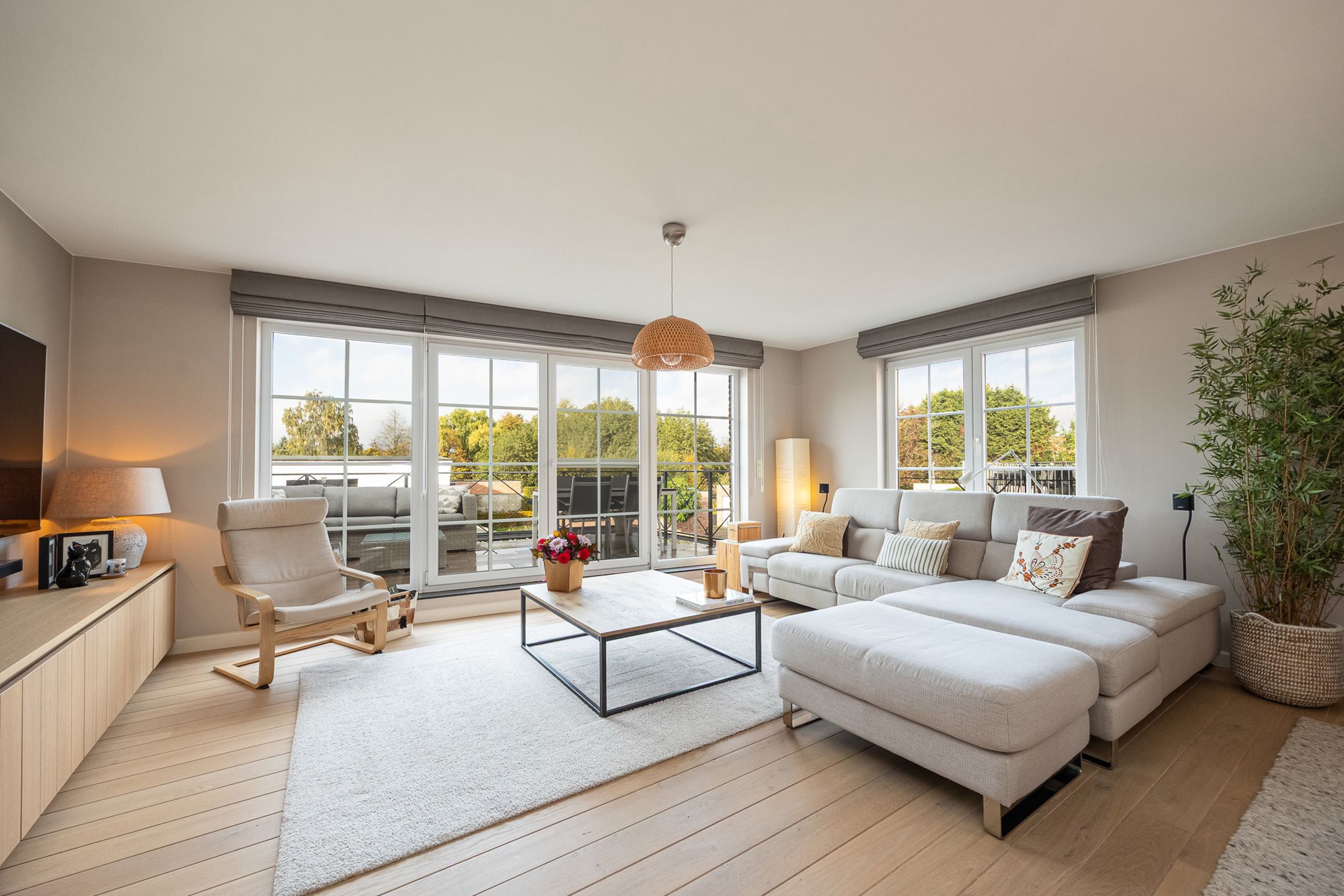 Volledig instapklaar duplex appartement met terras & garage foto {{pictureIndex}}