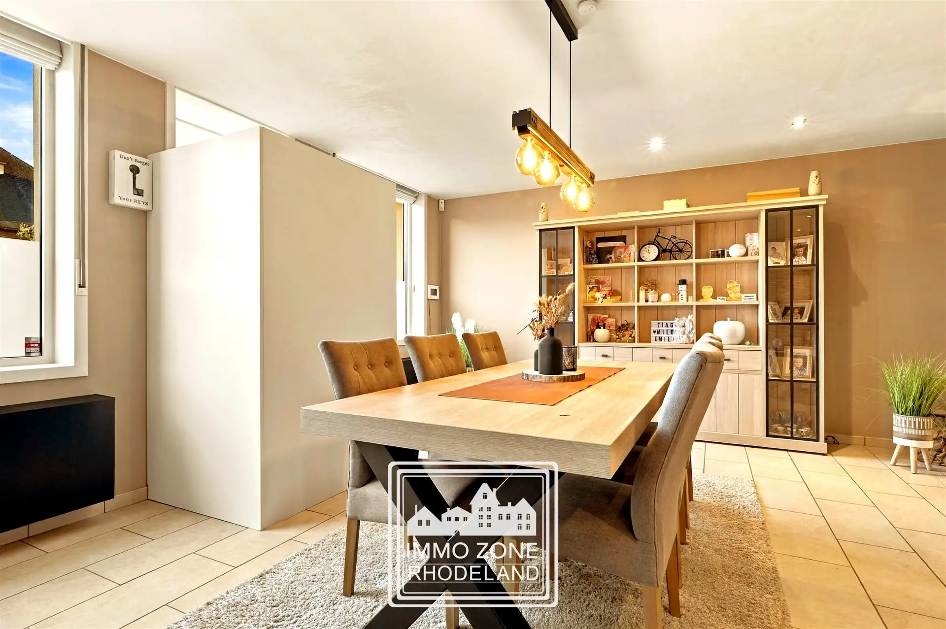 Knappe instapklare woning met 3 slpks, garage en mooie tuin  foto 4