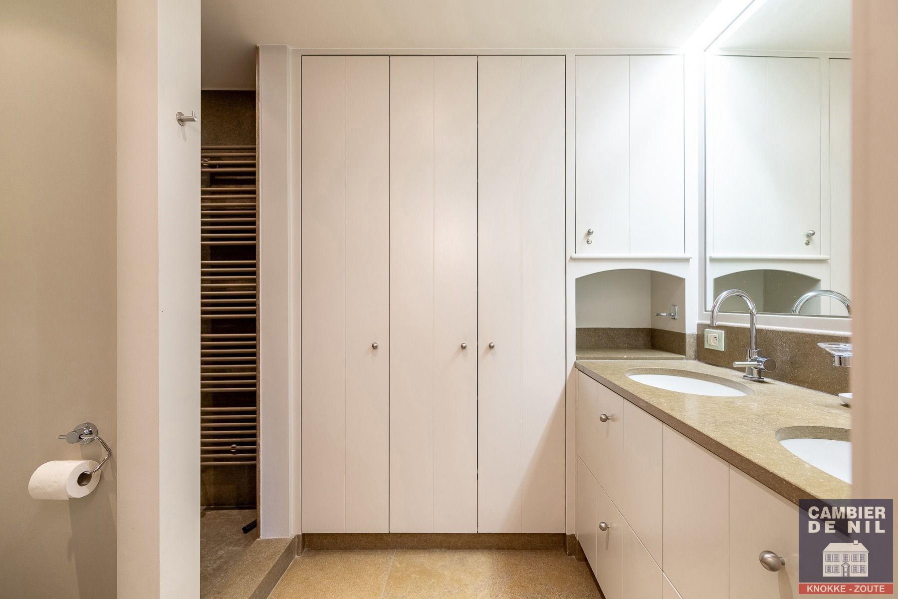 Ruim (155 m²) gemeubeld 3 SK appartement in hartje Zoute foto 17