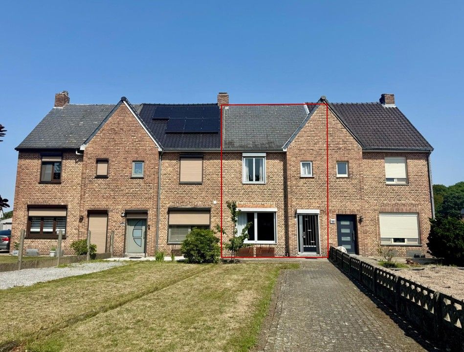 Hoofdfoto van de publicatie: KARAKTERVOLLE, TE RENOVEREN WONING (G.B.)