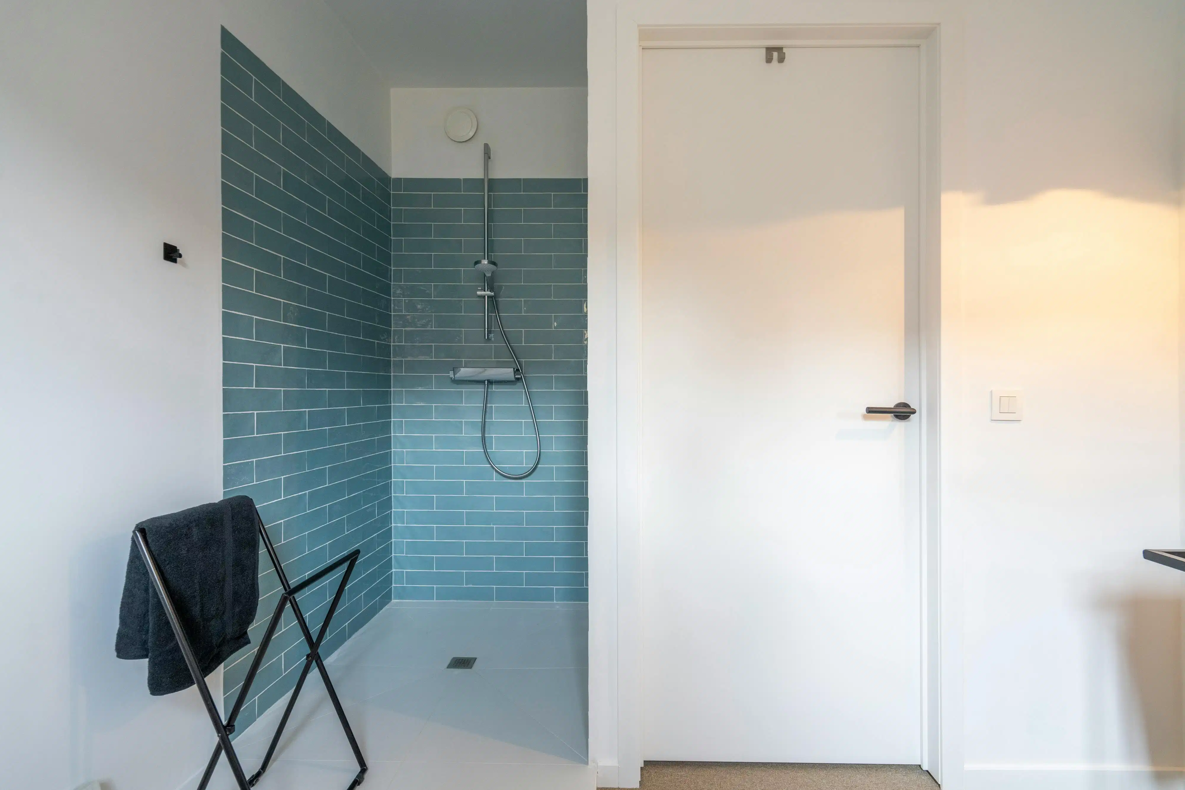 Prachtig gerenoveerde appartement te koop met uitweg  foto 11