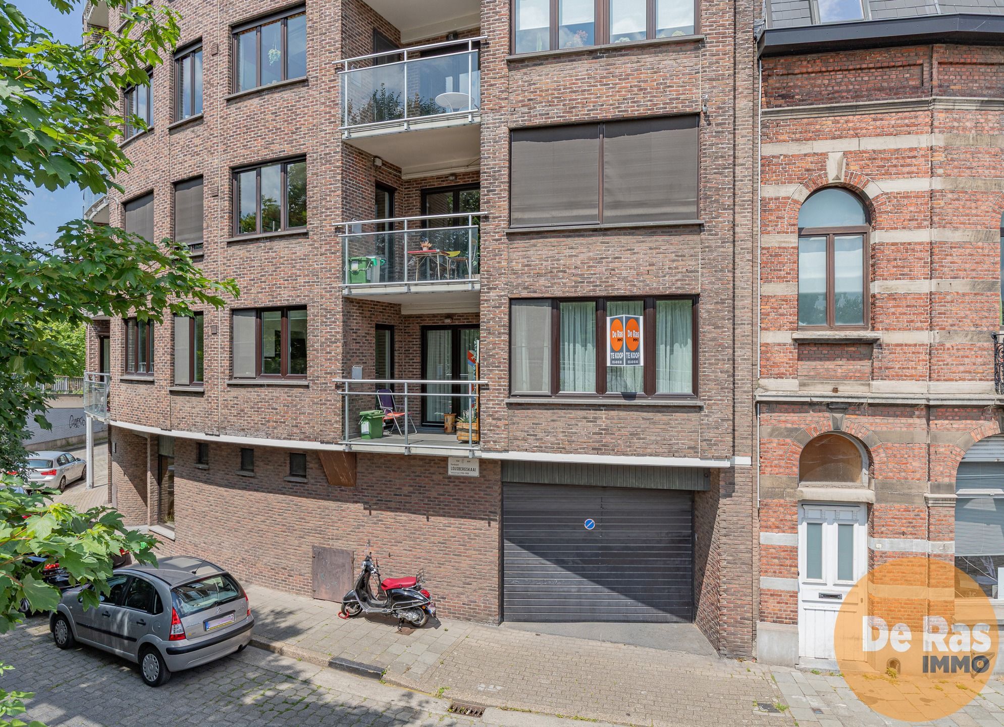 GENT - Instapklaar 4 slaapkamer appartement op 1ste verdiep foto {{pictureIndex}}