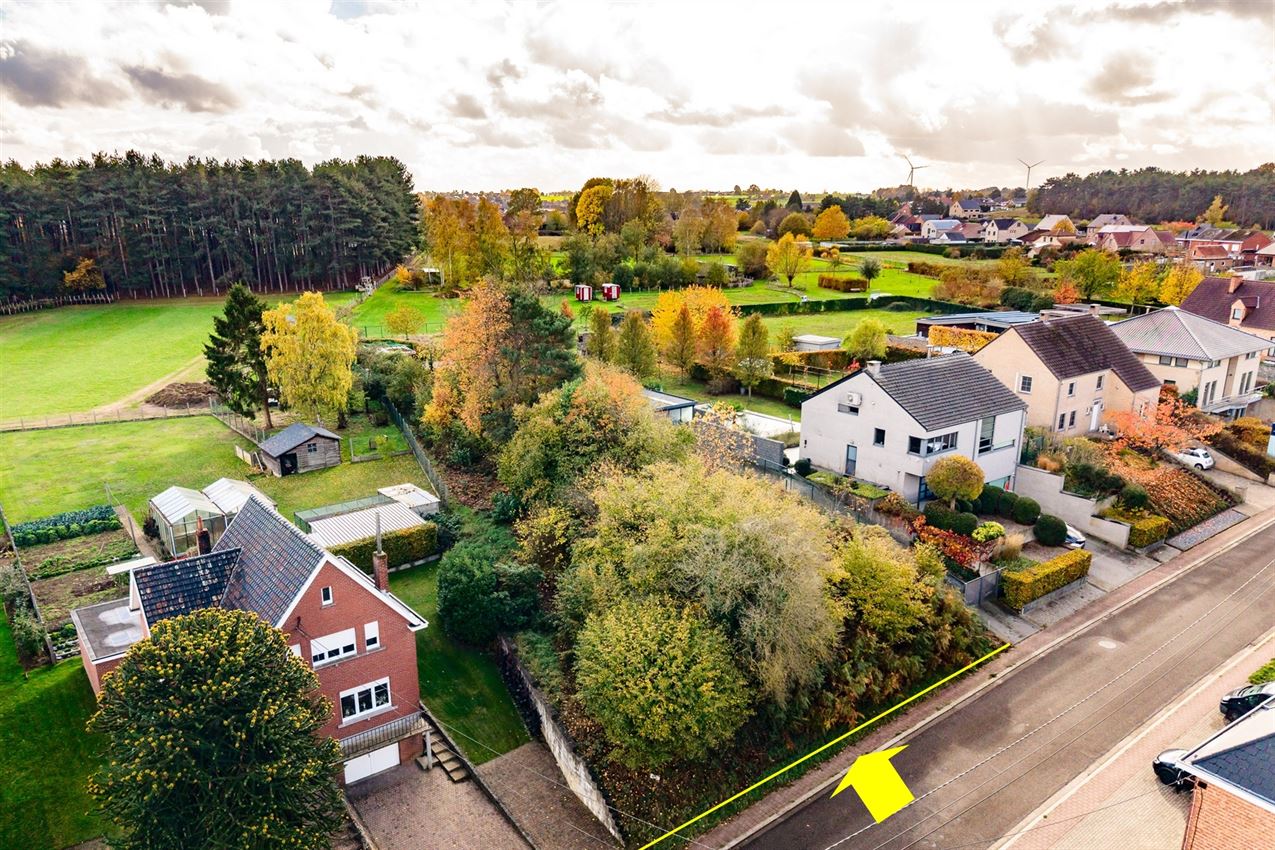 Bgr 10 a 91 ca voor open bebouwing, grenzend aan agrarisch gebied foto {{pictureIndex}}