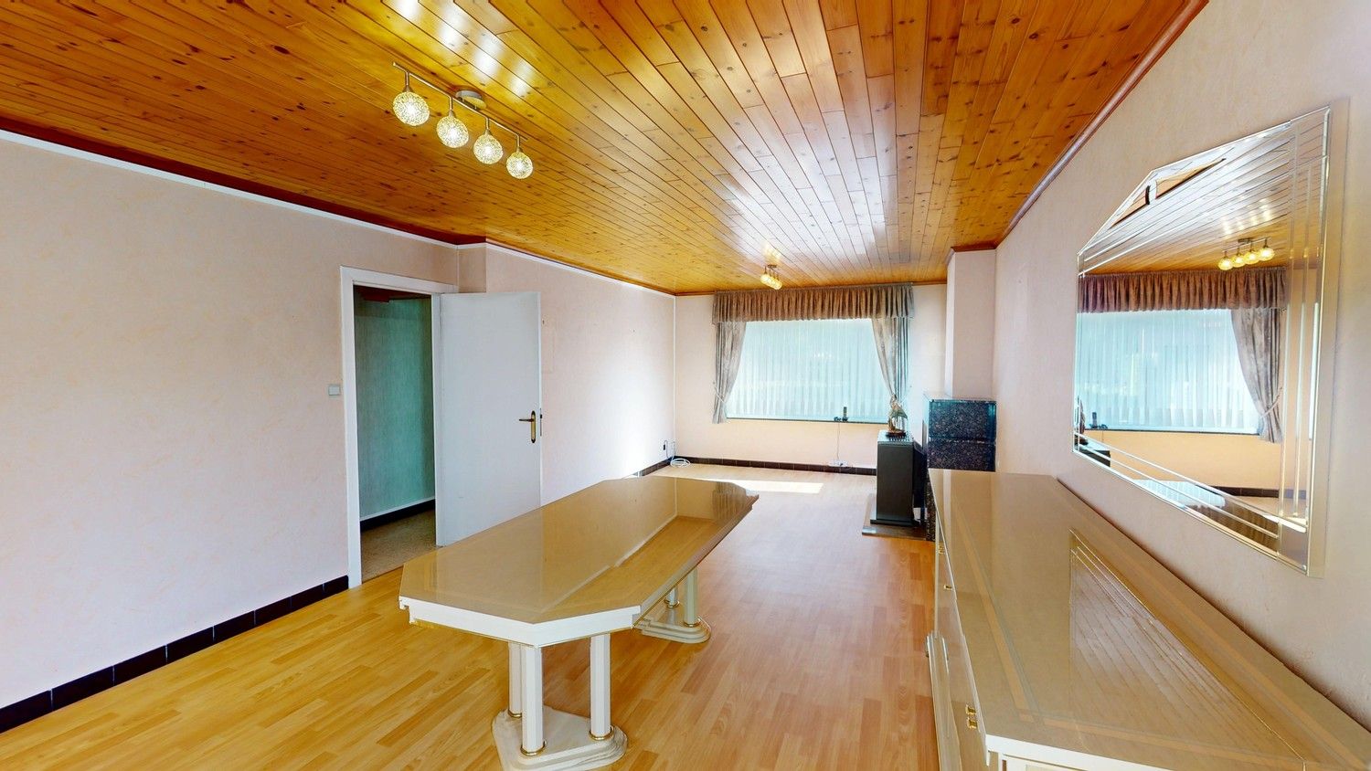 Rustig gelegen halfopen woning met potentieel te koop! foto 4
