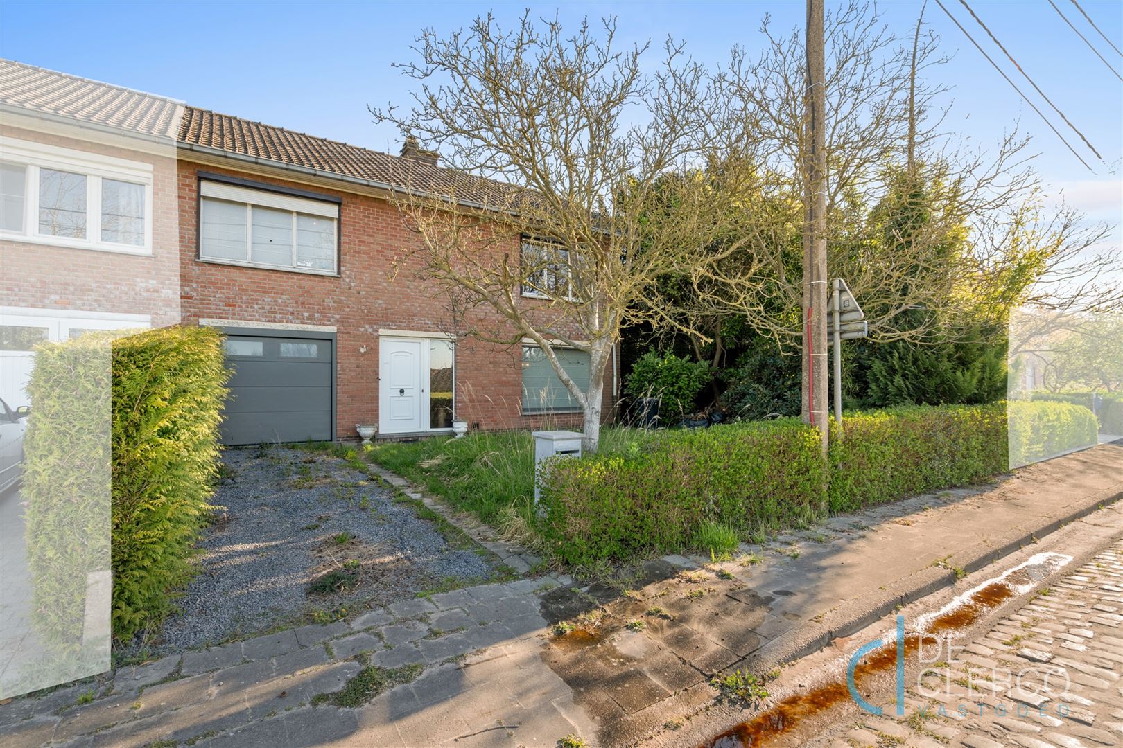 Woning met grote tuin te koop in groene omgeving Drongen!  foto {{pictureIndex}}