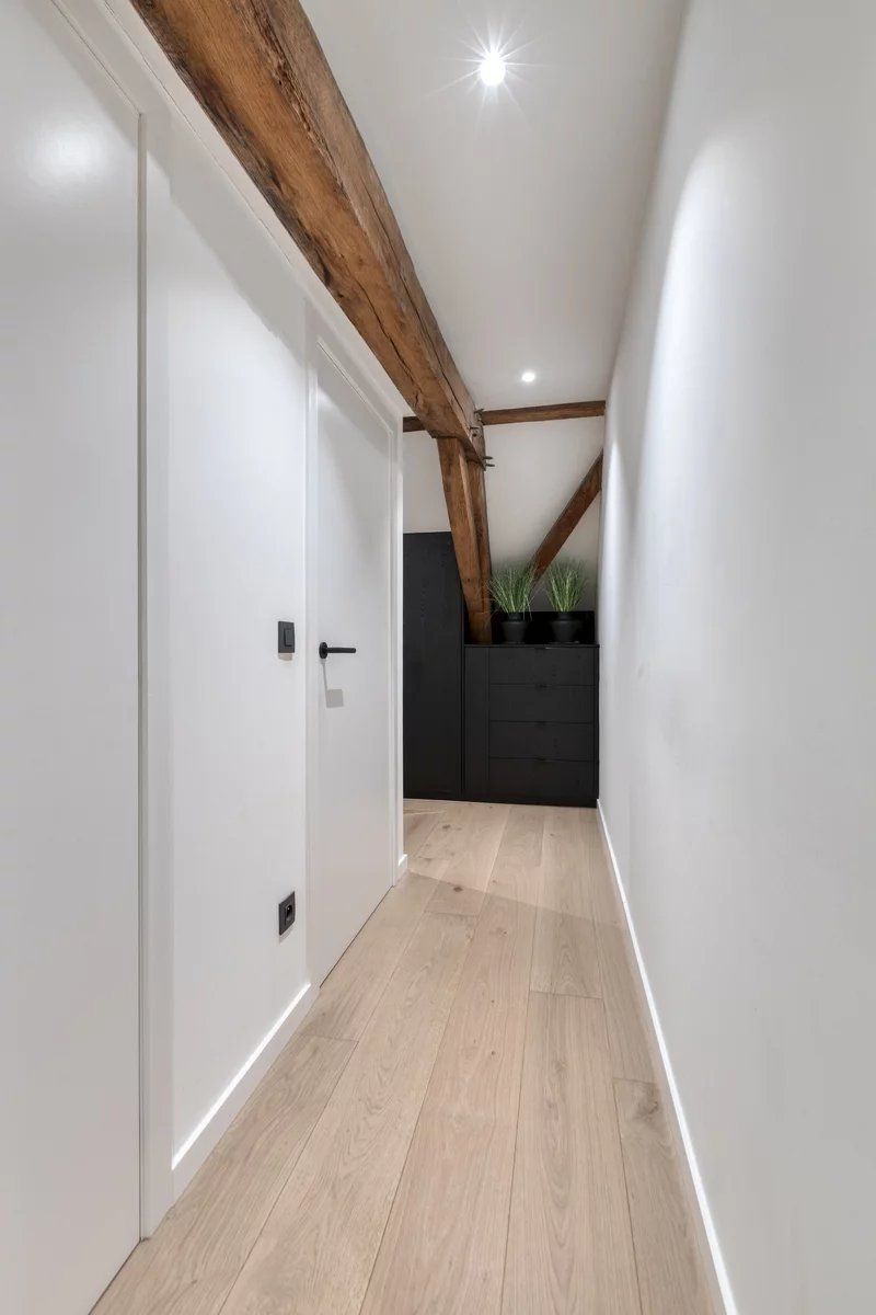 Zeer ruim handelspand met tuin en exclusief triplex  appartement met privé-lift en 2 slaapkamers, garage en staanplaats. foto 28