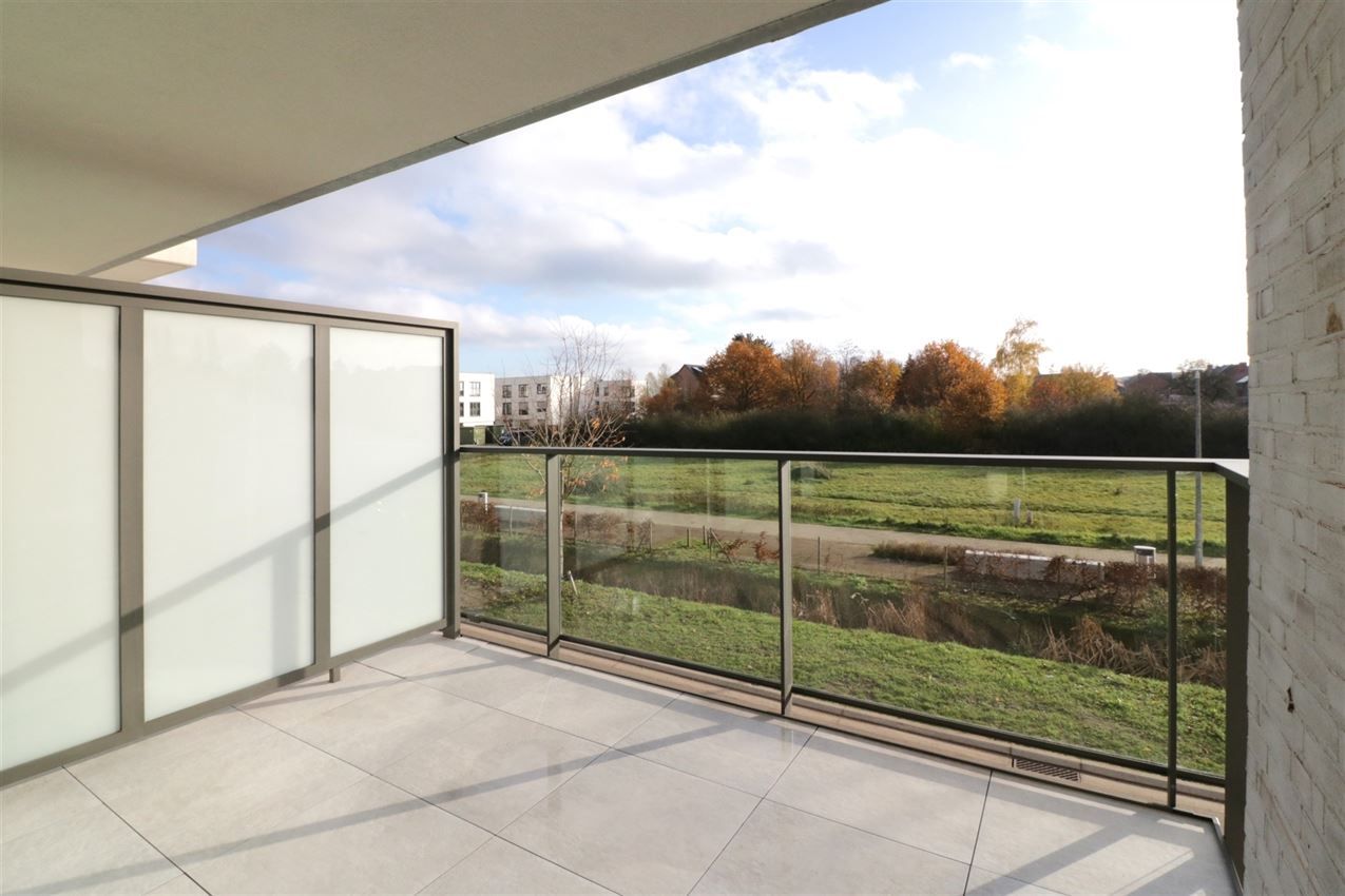 Zonnig appartement, zuidterras, twee slpk, autostaanplaats op gunstige locatie foto 12