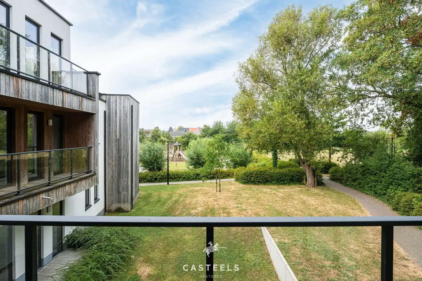 Lichtrijk nieuwbouw hoek appartement met terras te Kluisbergen foto {{pictureIndex}}