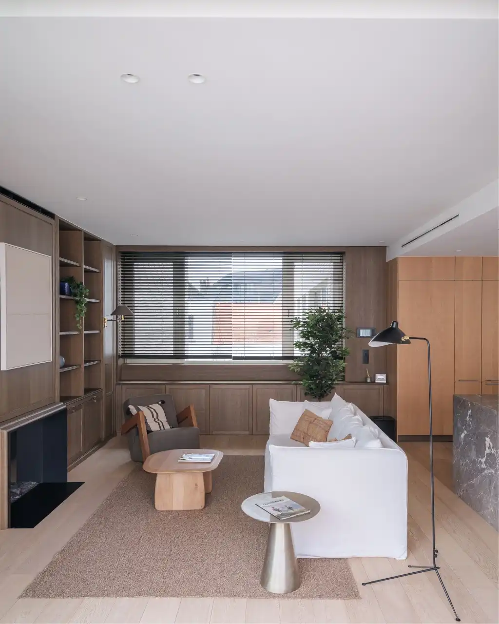 Luxueus 2-slaapkamer appartement met ruim terras en centrale ligging aan de Kouter foto 15