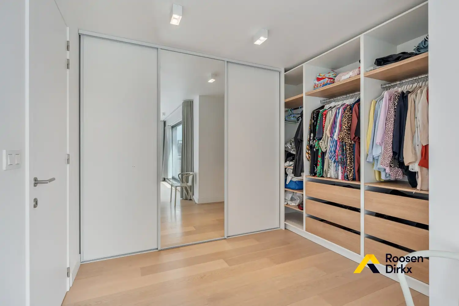 Luxueuze gezinswoning met 3 slaapkamers en 2 badkamers op toplocatie foto 21