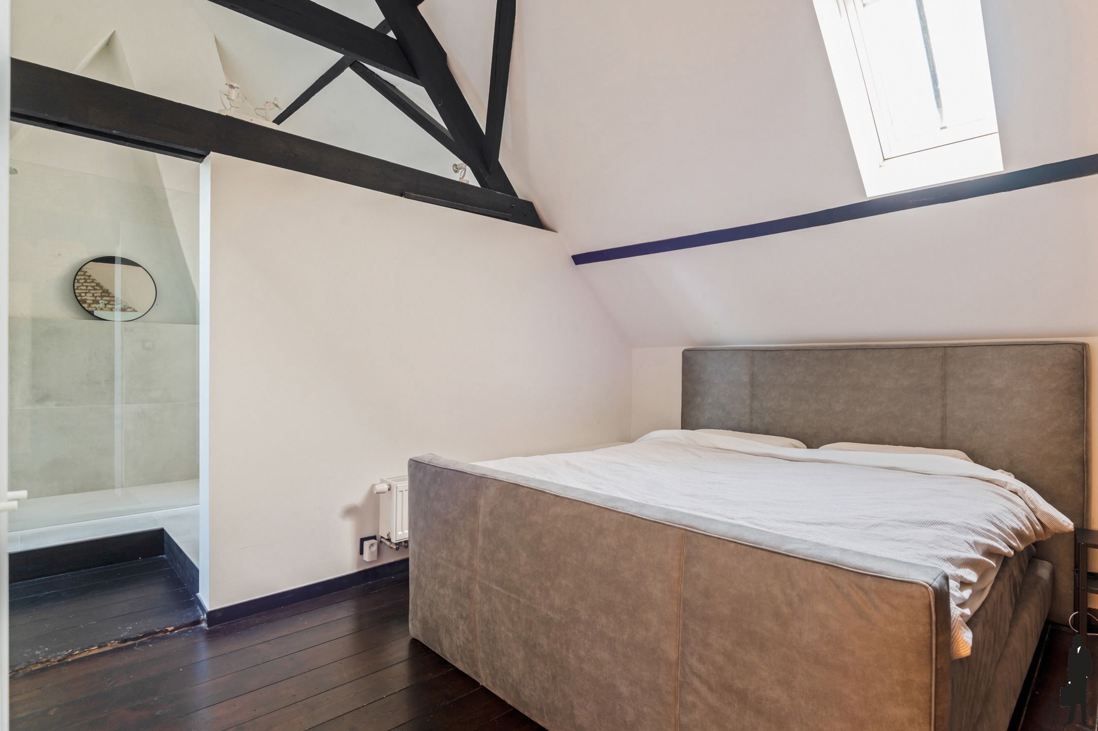 Gerenoveerde herenwoning met 3 slpks, 2 badks en ZW tuin foto 23