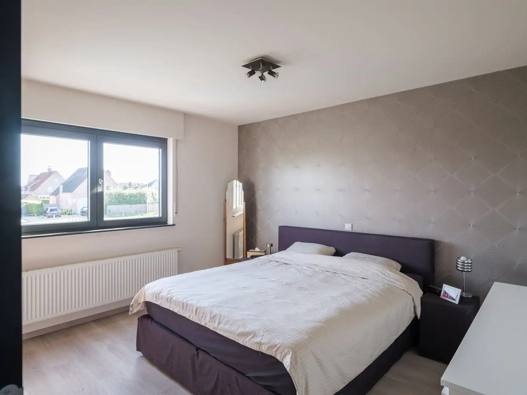 Instapklare gezinswoning met zwembad in Lochristi foto 9