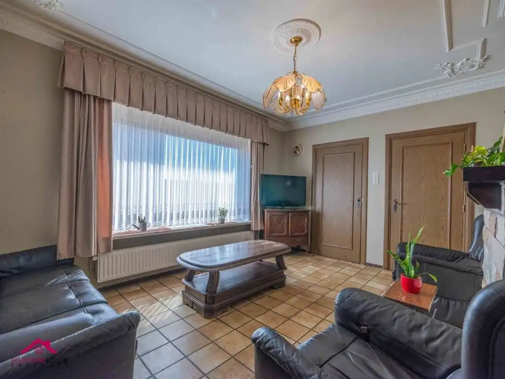 Te renoveren woning op ruim perceel foto 18