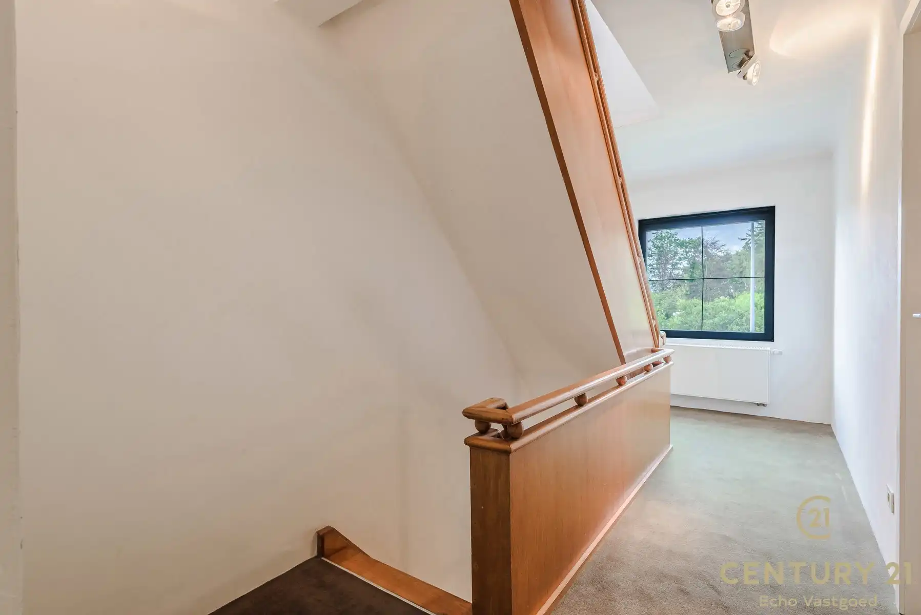 Centraal gelegen karaktervolle woning met 4slpk en tuin foto 17